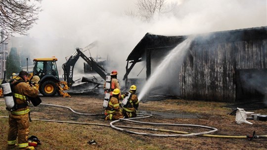 Incendie suspect dans un entrepôt à Marieville
